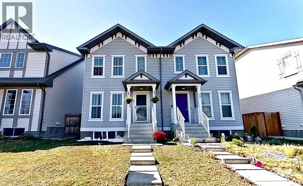 63 Elgin Meadows Park SE