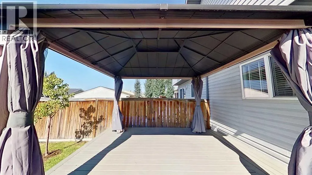 63 Elgin Meadows Park SE