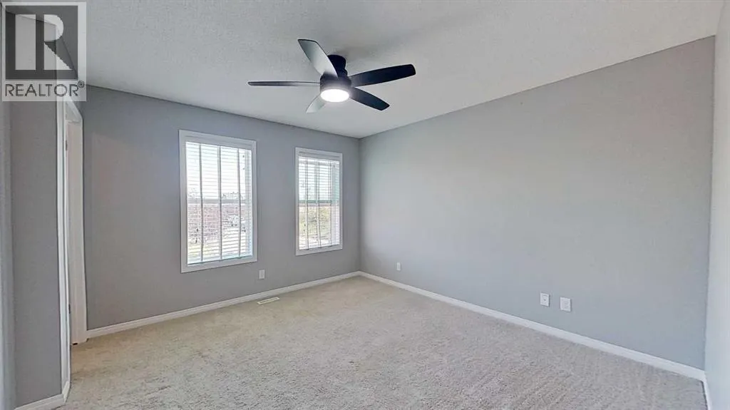 63 Elgin Meadows Park SE