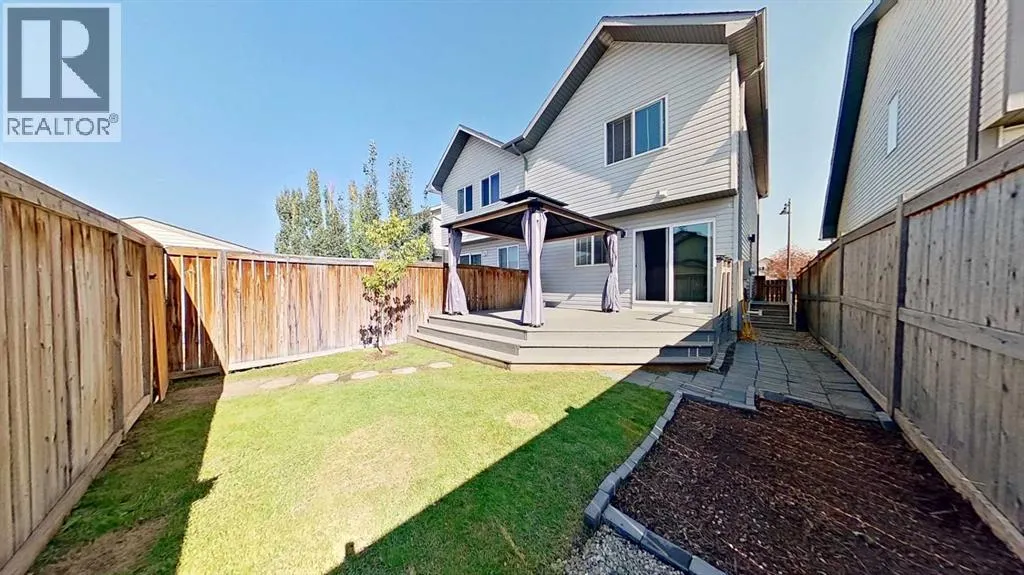 63 Elgin Meadows Park SE