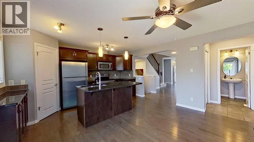 63 Elgin Meadows Park SE