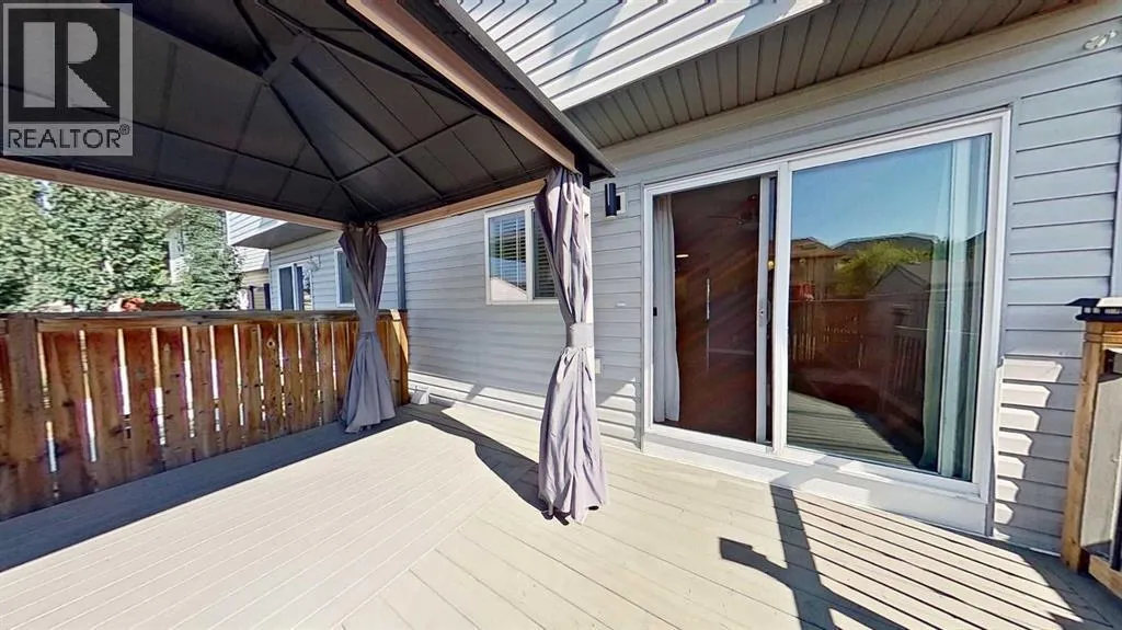 63 Elgin Meadows Park SE