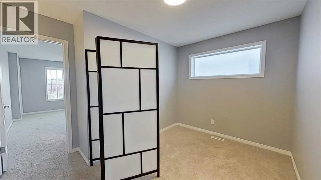 63 Elgin Meadows Park SE