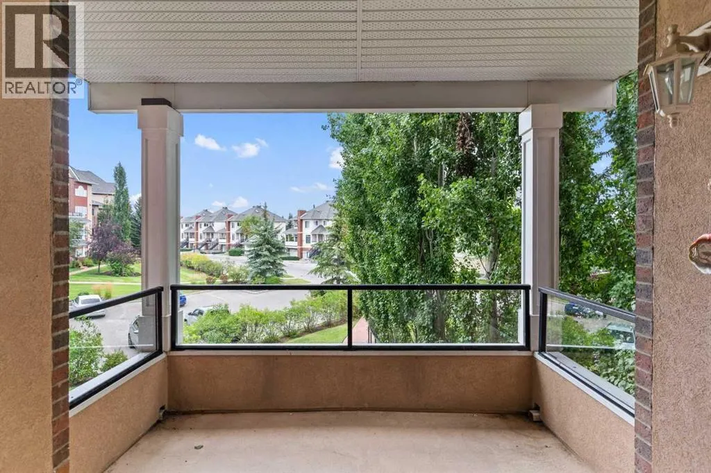 242, 30 Sierra Morena Landing SW