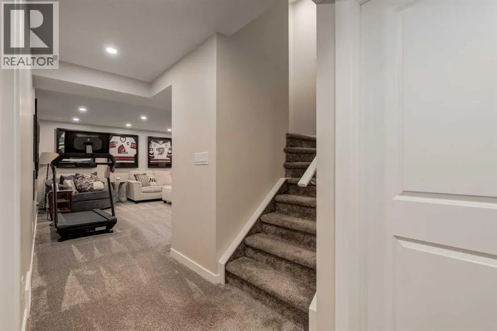 32 Evanscove Heights NW