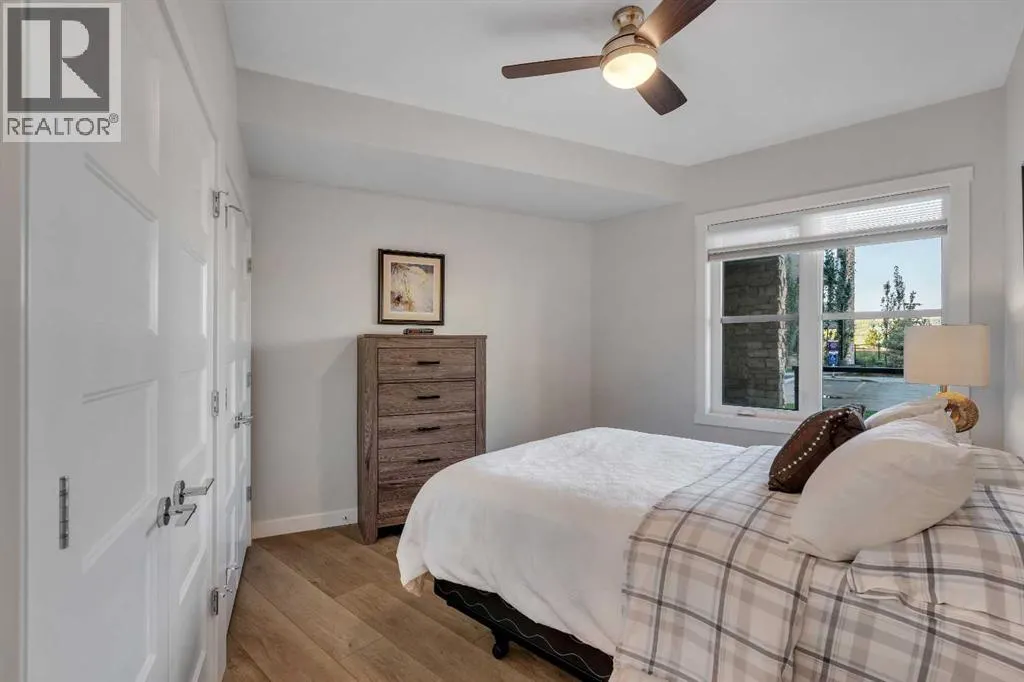 112, 125 Wolf Hollow Crescent SE