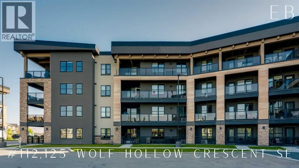 112, 125 Wolf Hollow Crescent SE