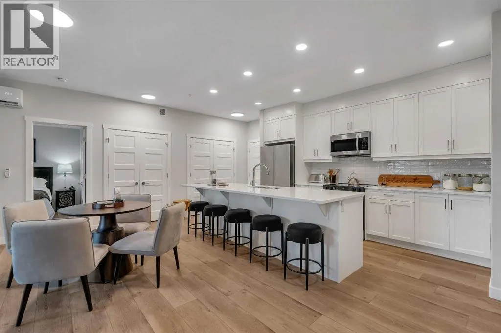 112, 125 Wolf Hollow Crescent SE