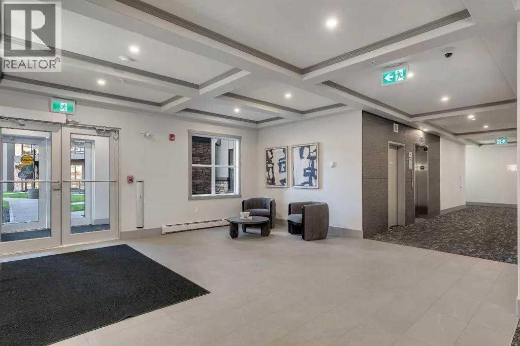 112, 125 Wolf Hollow Crescent SE