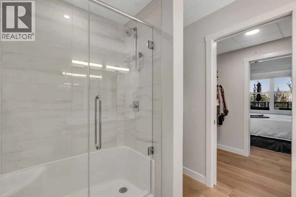 112, 125 Wolf Hollow Crescent SE
