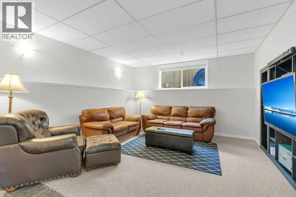 66 Hallgren Drive