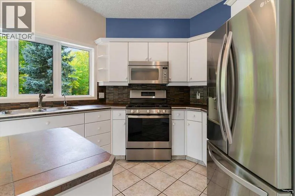 1712, 60017 Township Road 704A