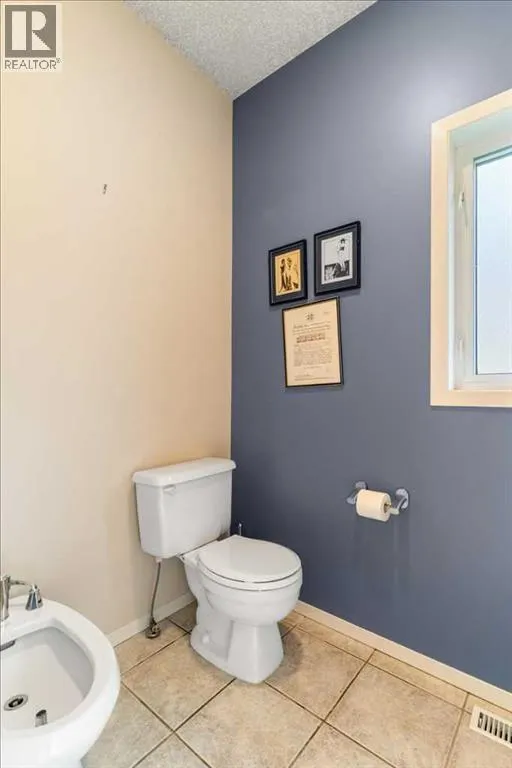 1712, 60017 Township Road 704A