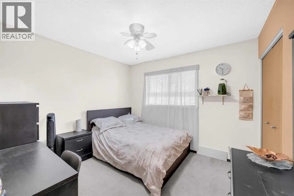 4 Fallingworth Bay NE