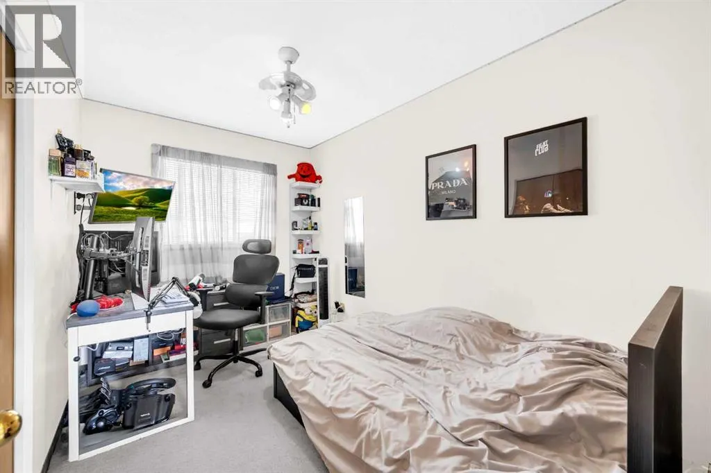 4 Fallingworth Bay NE