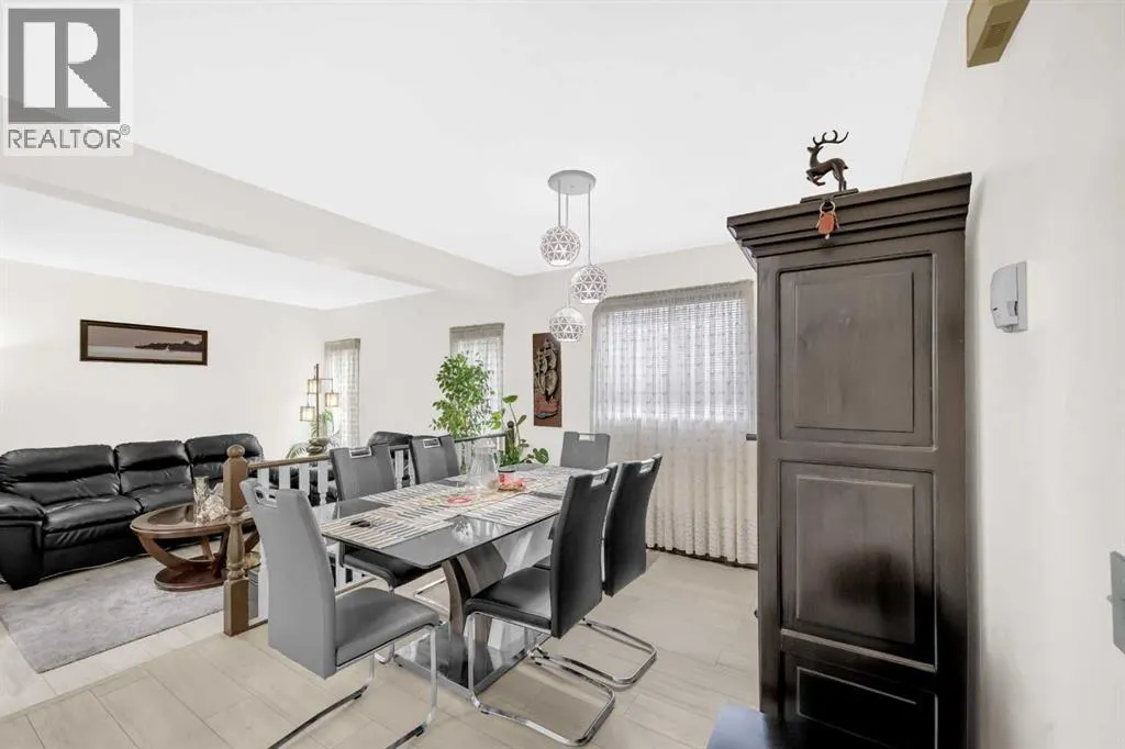 4 Fallingworth Bay NE