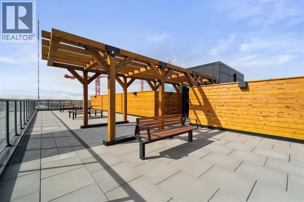 204, 8370 Broadcast Avenue SW