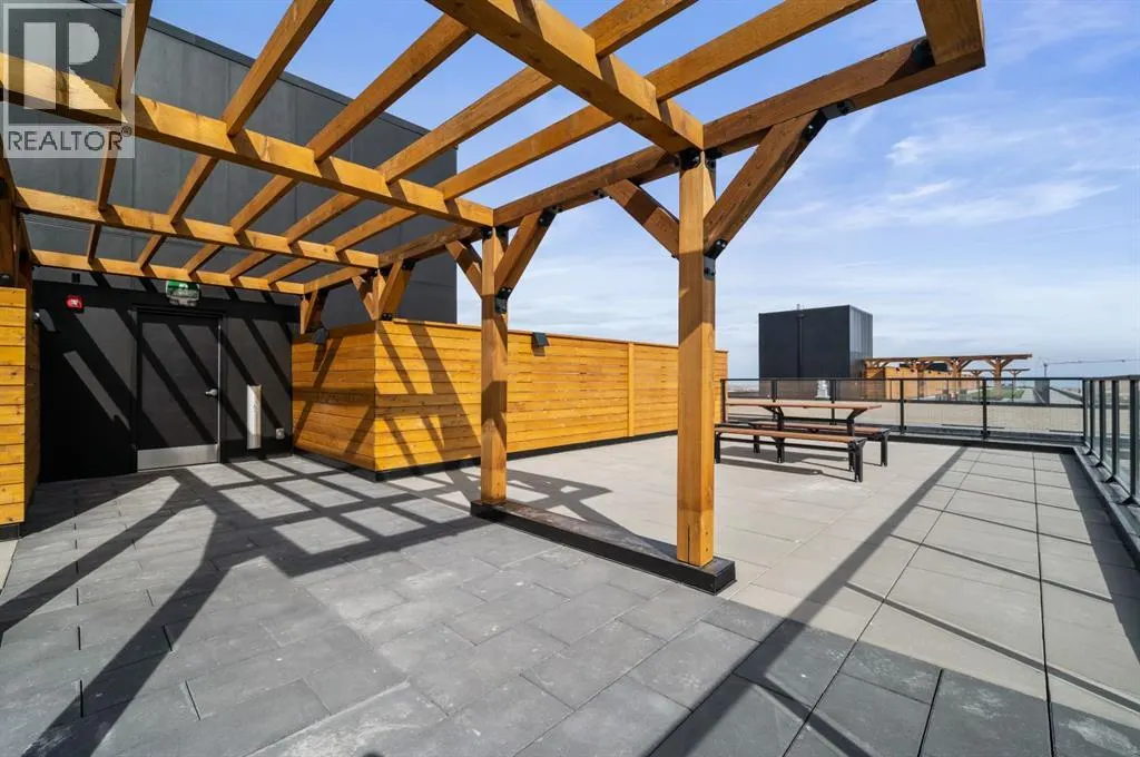 204, 8370 Broadcast Avenue SW