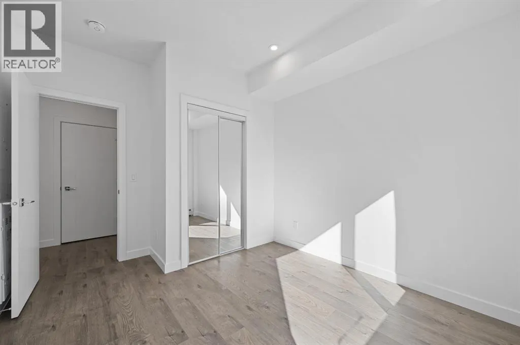 204, 8370 Broadcast Avenue SW