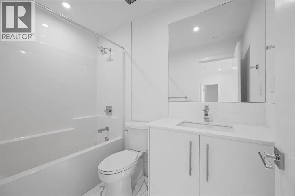 204, 8370 Broadcast Avenue SW