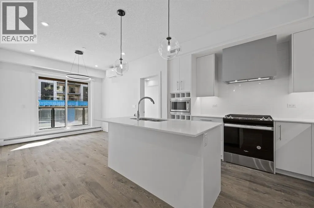 204, 8370 Broadcast Avenue SW