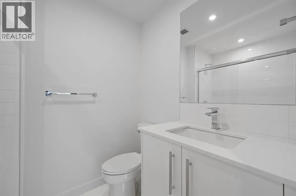 204, 8370 Broadcast Avenue SW