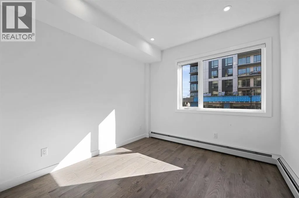 204, 8370 Broadcast Avenue SW