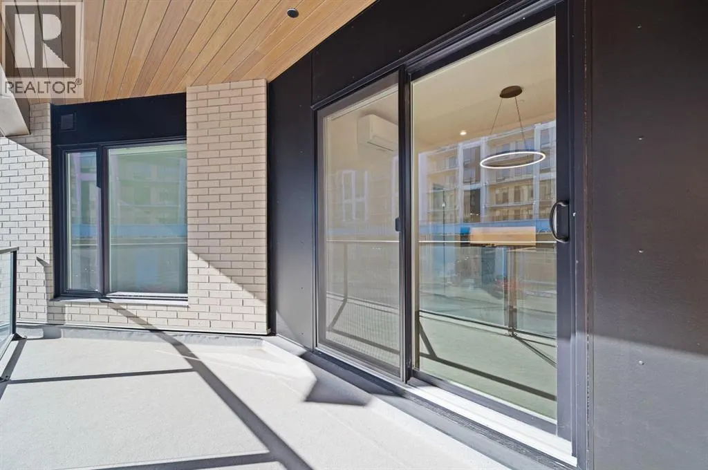 204, 8370 Broadcast Avenue SW