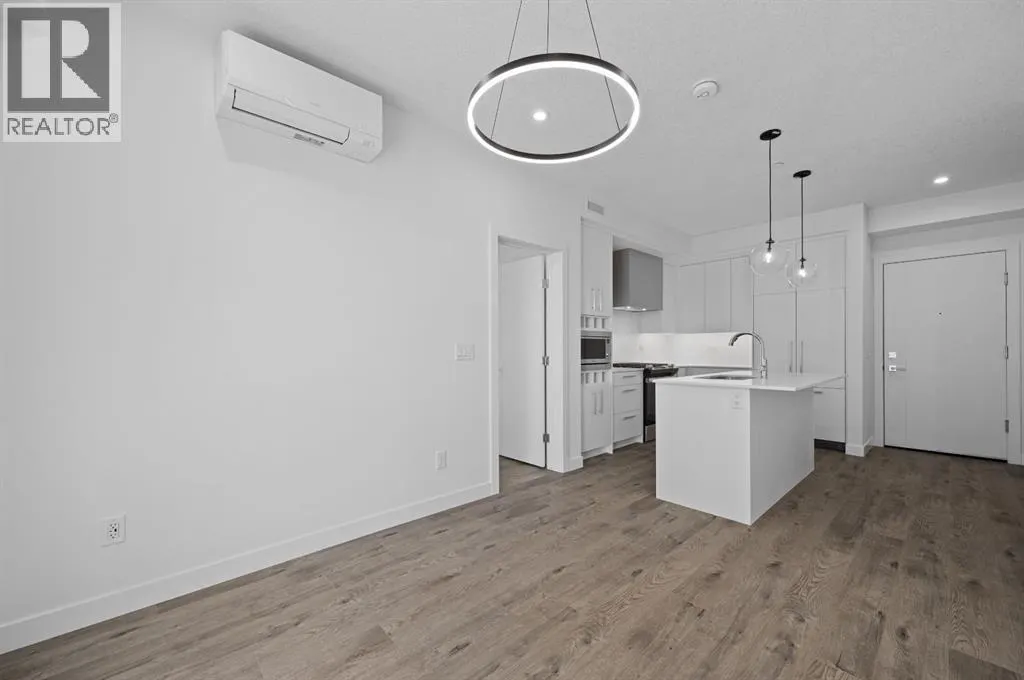 204, 8370 Broadcast Avenue SW