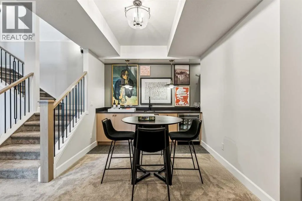 211 Calais Drive SW