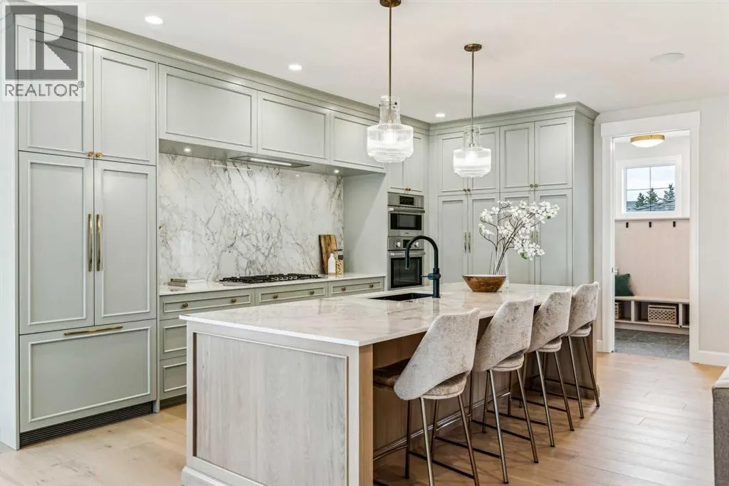 211 Calais Drive SW