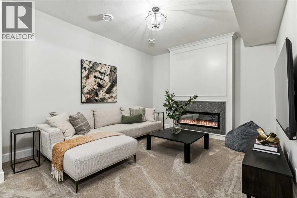 211 Calais Drive SW