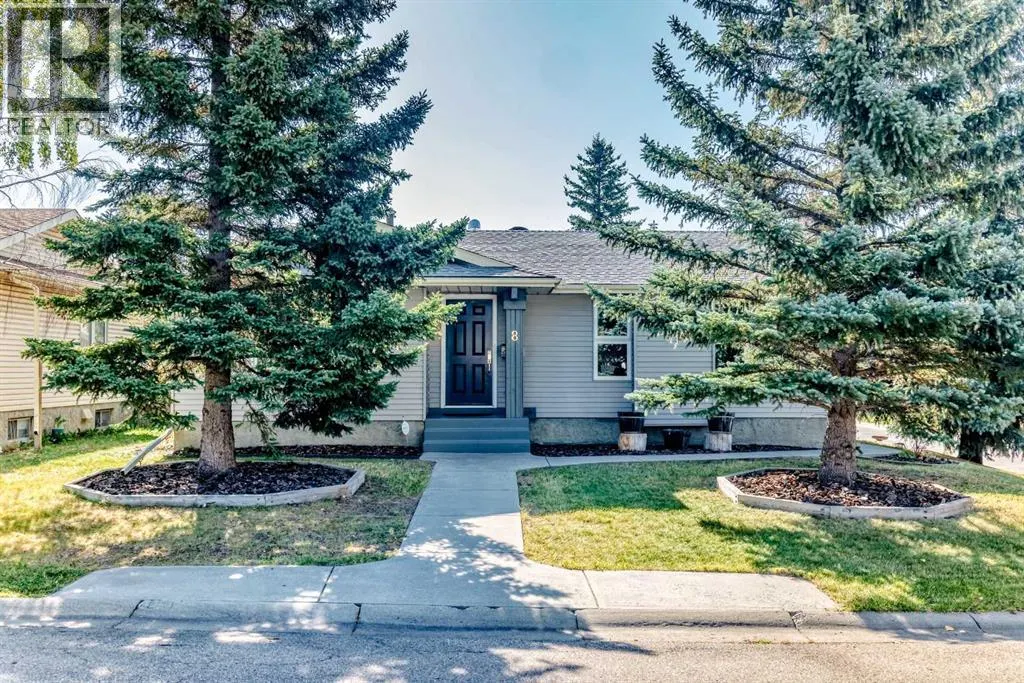 8 Abadan Crescent NE