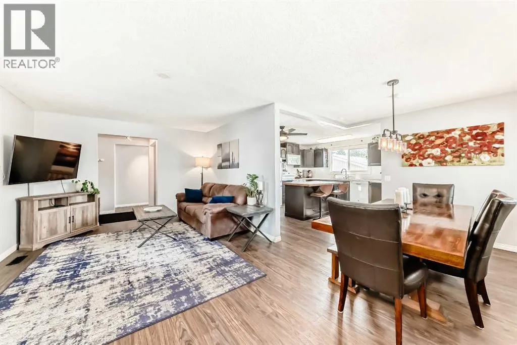 8 Abadan Crescent NE