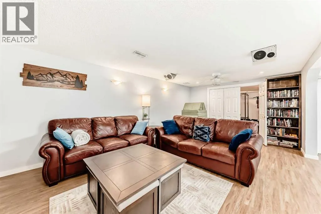 8 Abadan Crescent NE