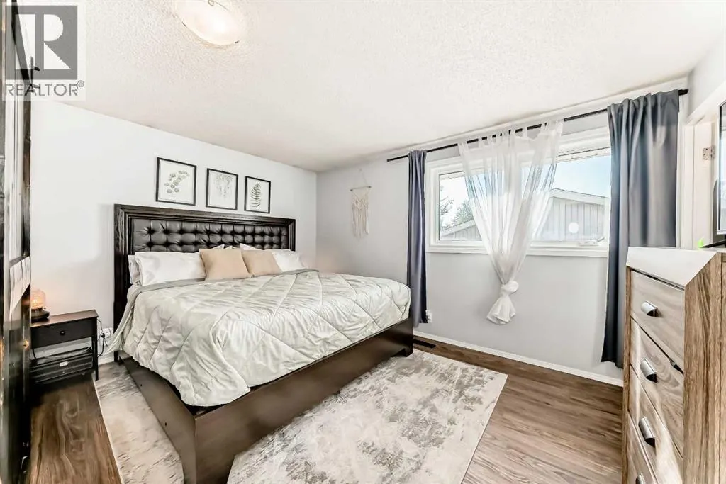 8 Abadan Crescent NE