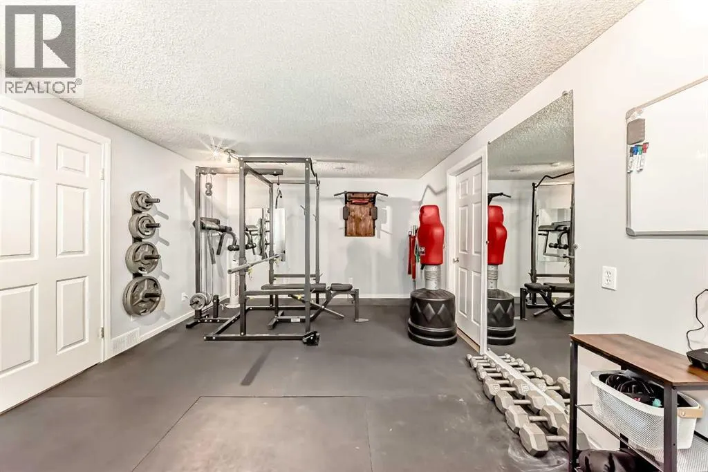 8 Abadan Crescent NE