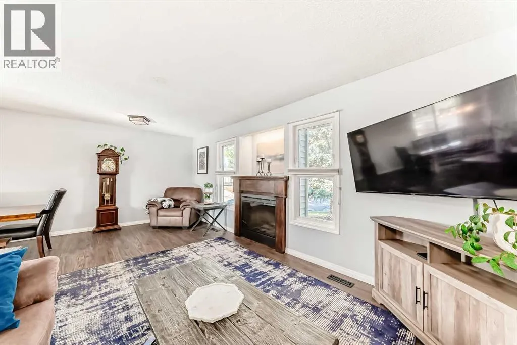 8 Abadan Crescent NE