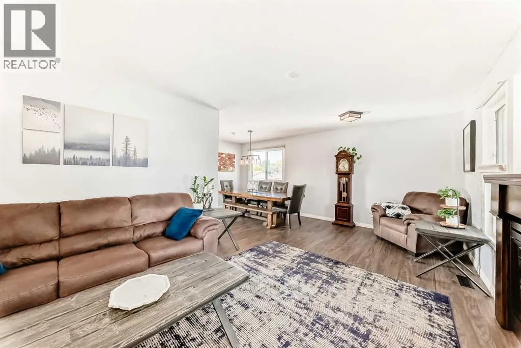 8 Abadan Crescent NE