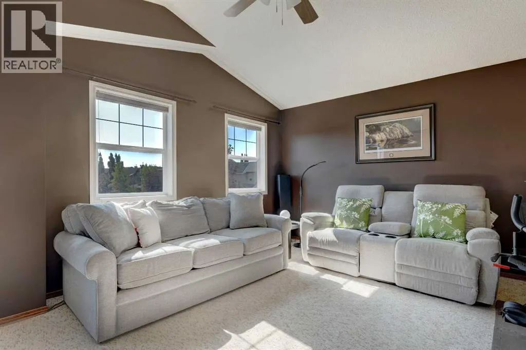 78 Cougarstone Close SW