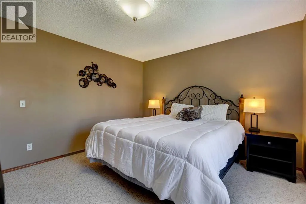 78 Cougarstone Close SW