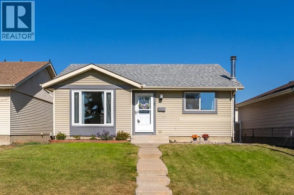 7 Erin Park Bay SE