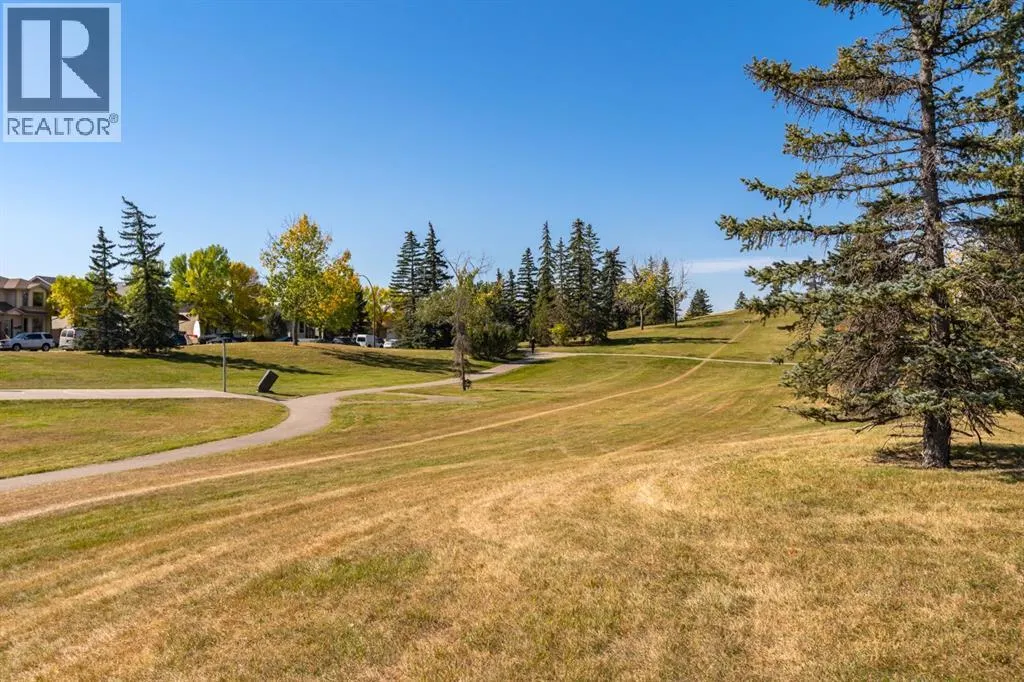7 Erin Park Bay SE