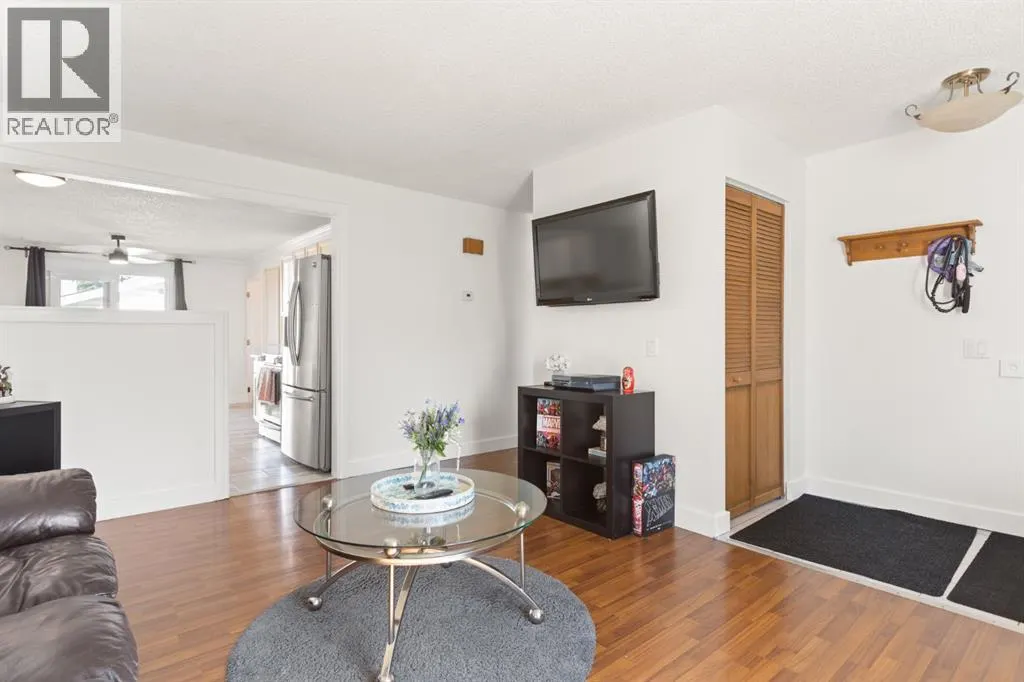 7 Erin Park Bay SE