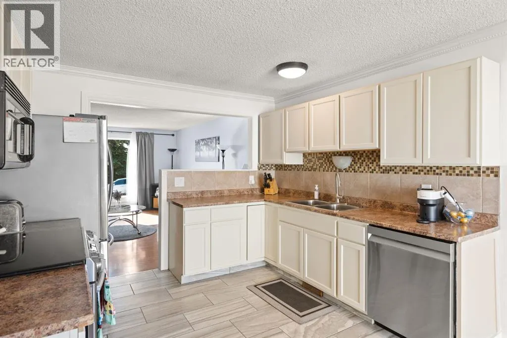7 Erin Park Bay SE