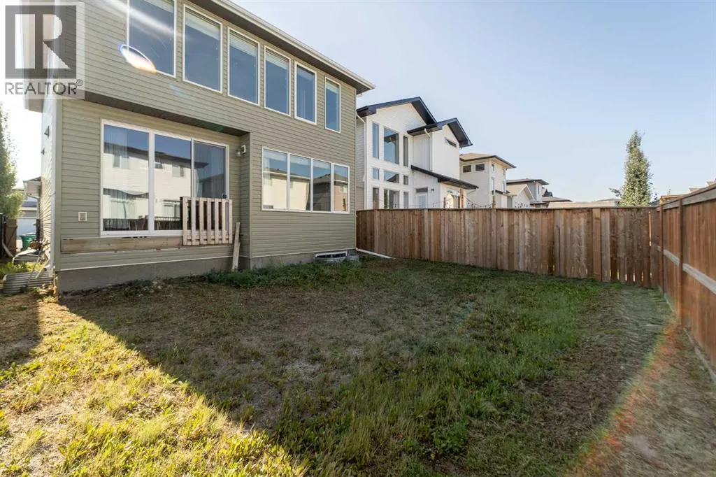 649 Aquitania Boulevard W