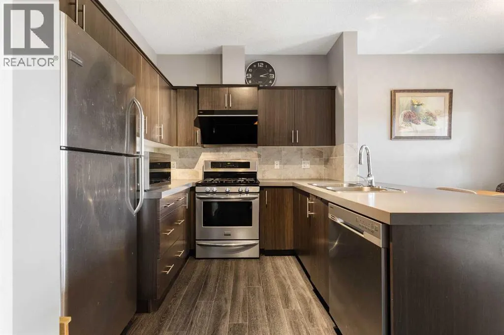 11 Copperpond Landing SE