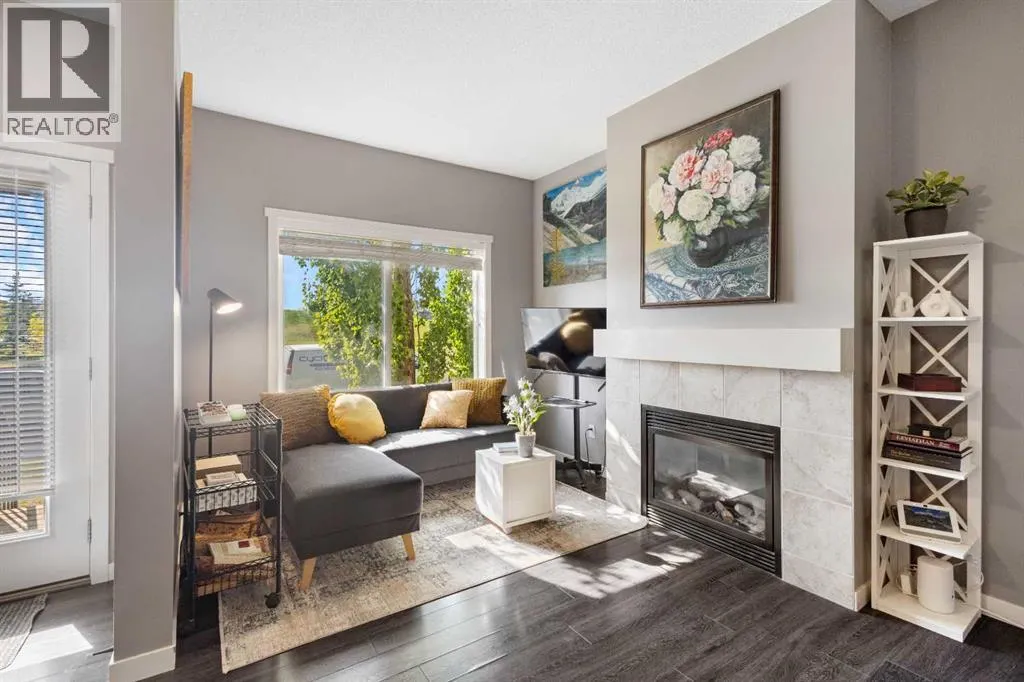 11 Copperpond Landing SE