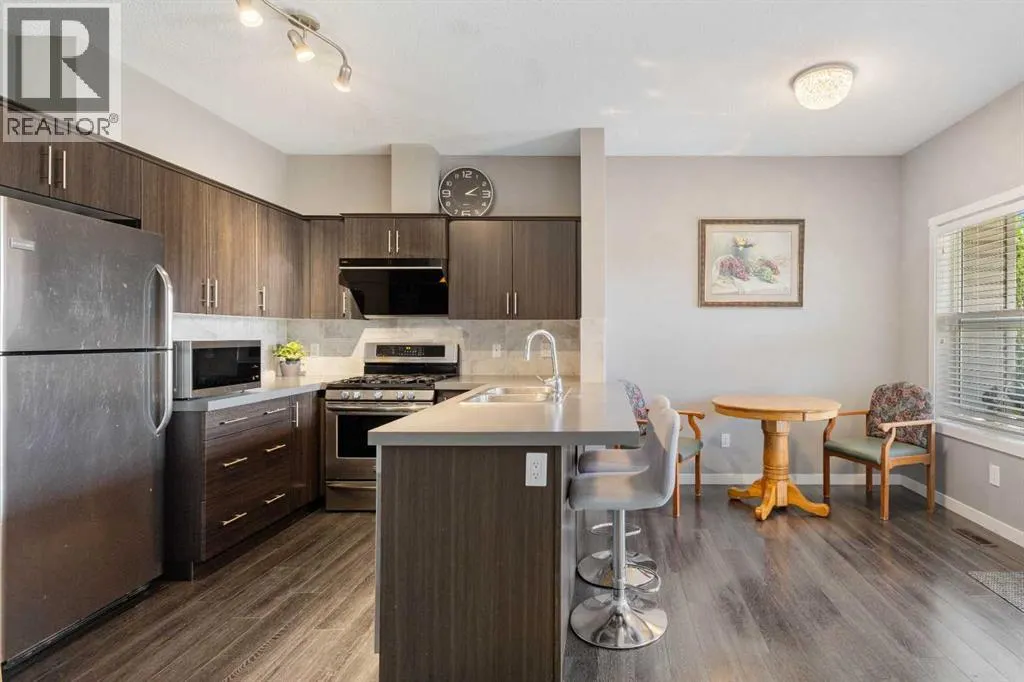 11 Copperpond Landing SE