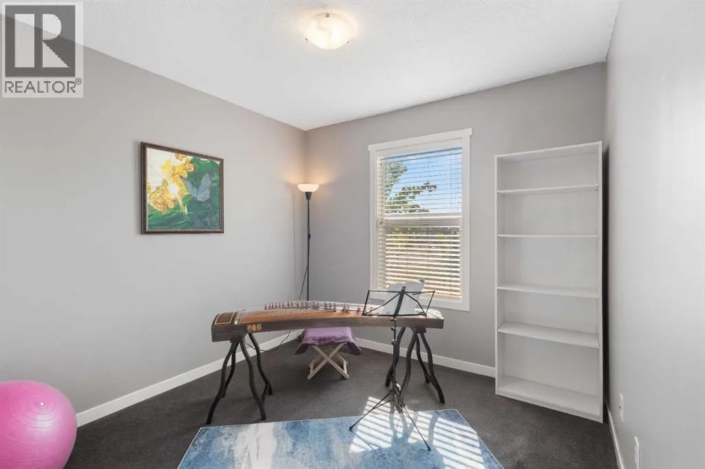 11 Copperpond Landing SE